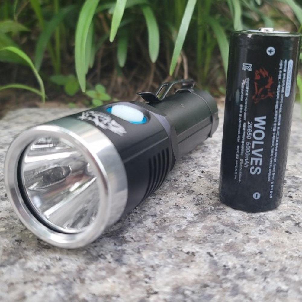 과학 탐사 26650배터리 포함 4가지빔 RGB 울브스 XML L2 포맨 LED손전등